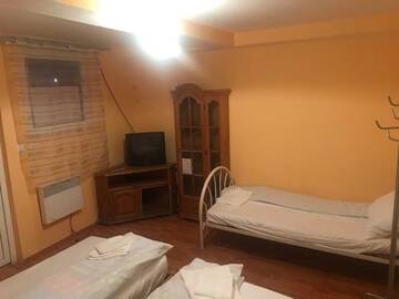 Фото номера Двухместный номер с 2 отдельными кроватями Проживание в семье Casa albastră г. Маргита 28